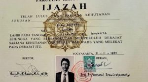 Kasus Ijazah Jokowi: Rismon Sianipar Meminta Maaf