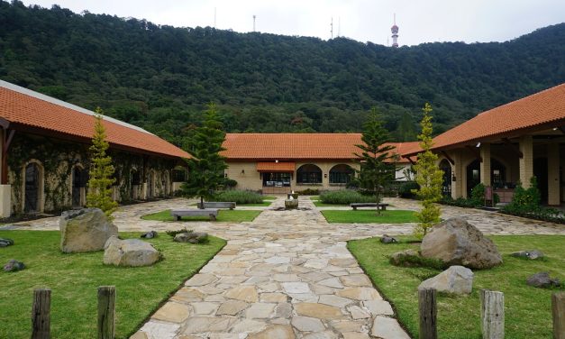Paket Wisata “Living Like a Local” Di Desa Wisata Bali Laris Manis