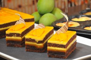 Mango Pastry Mania: Tren Utama Di Toko Roti Paris Dan London