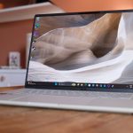 Asus Zenbook A16: Laptop Ceraluminum Berotak Snapdragon X2