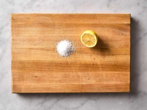 Cara Hilangkan Bau Amis Talenan Kayu Pakai Lemon Dan Garam