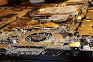 Tips Bersihkan Kipas Laptop Agar Performa Gaming Tetap Stabil