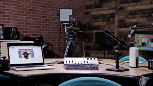 Penjualan Mikrofon Podcast Dan Lampu Studio Melonjak 200%