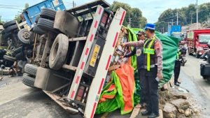 Truk Rem Blong Di Pantura Tabrak 5 Kendaraan, Picu Kemacetan