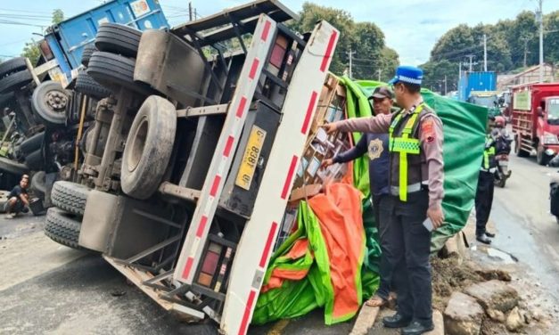 Truk Rem Blong Di Pantura Tabrak 5 Kendaraan, Picu Kemacetan