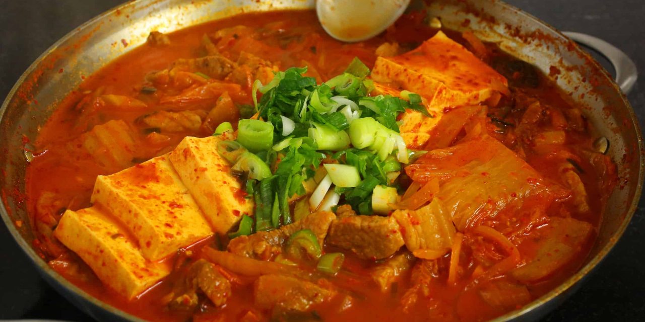 Kimchi Jjigae Korea: Sup Hangat Yang Dicari Saat Musim Dingin