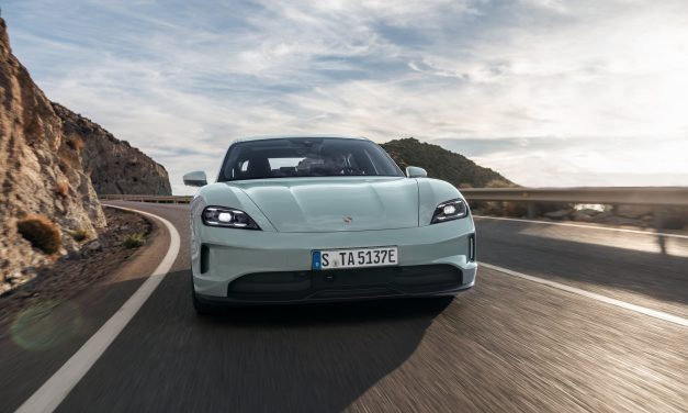 Porsche Taycan Facelift Bisa Isi Baterai 10-80% Dalam 16 Menit