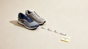Tips Pilih Sepatu Lari Online: Trik Jiplak Kaki Untuk Akurasi Ukuran
