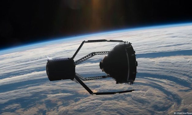 CNES Sukses Uji Satelit Berpanel Surya Yang Bisa Hancur Total
