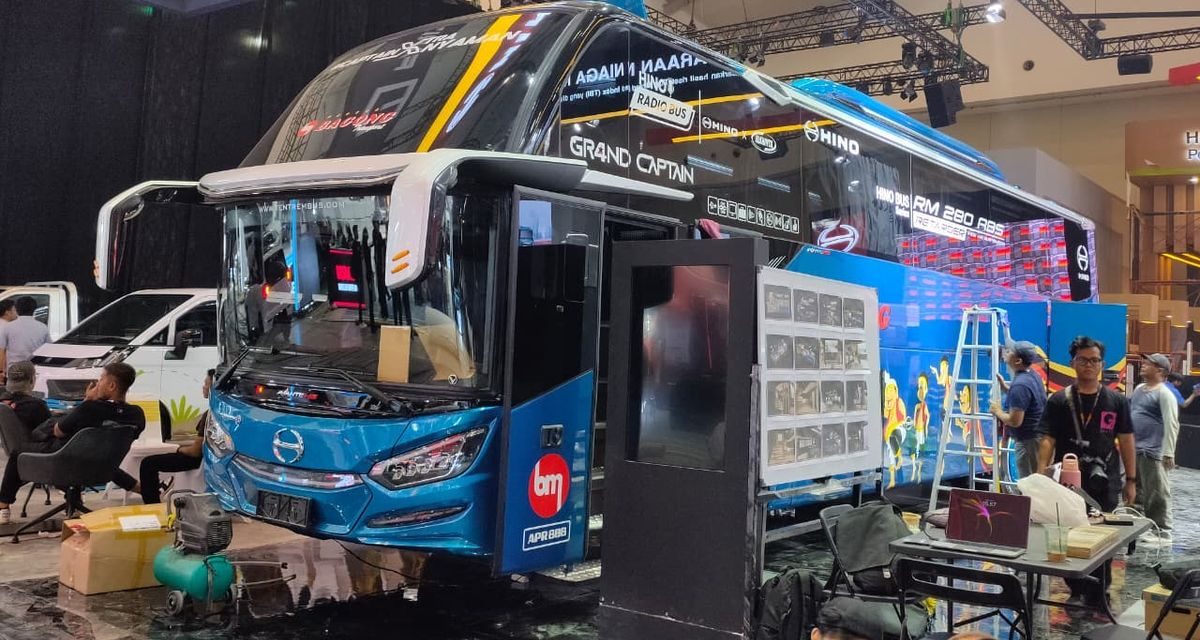 Hino Bus Pintu Samping: Luncurkan Sasis Bus Akses Ergonomis