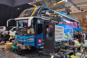 Hino Bus Pintu Samping: Tampil Beda di GIIAS, Hino Luncurkan Chasis Bus Komersial dengan Akses Pintu Samping Ergonomis