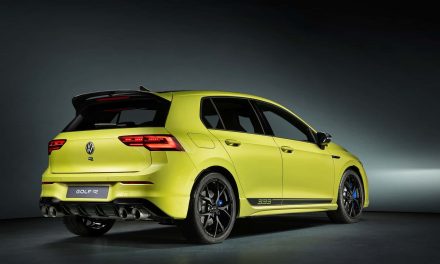 Volkswagen Golf R Black Edition: Bertenaga Khusus 333 HP