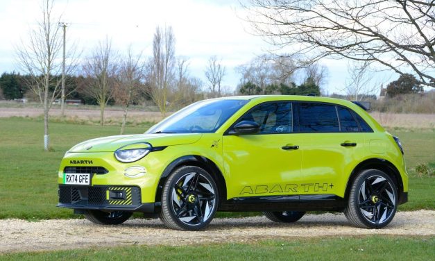 Abarth 600e Scorpionissima Siap Gebrak Pasar Crossover EV
