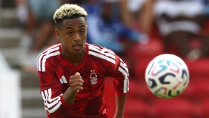 AC Milan Bikin Kejutan! Amankan Omari Hutchinson Dari Inggris