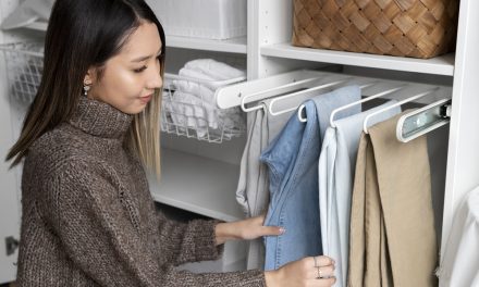 Tren Digital Minimalist Wardrobe Pengusir Stres Anak Muda RI